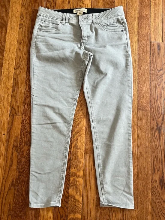 Democracy Women's Light Gray Skinny Jeans - Soft Stretch - Picture 1 of 7